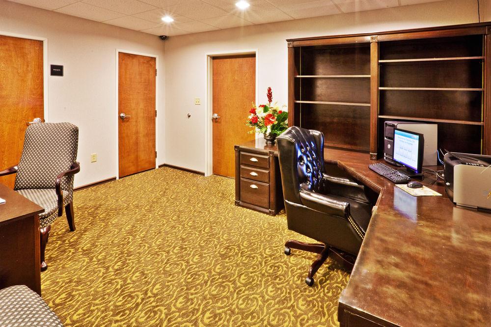 Rodeway Inn & Suites Tulsa Bagian luar foto