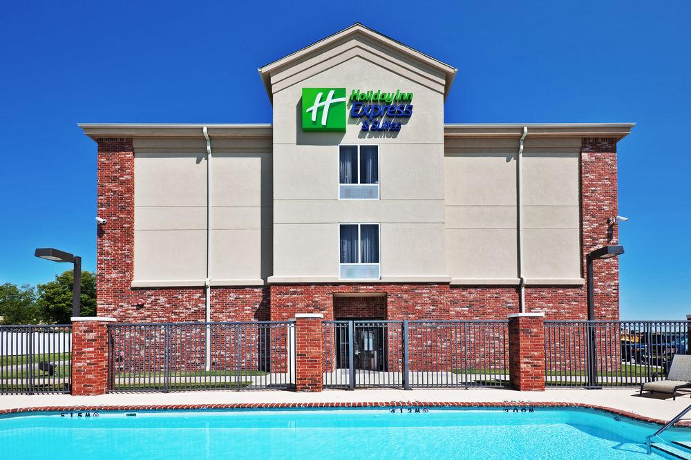 Rodeway Inn & Suites Tulsa Bagian luar foto