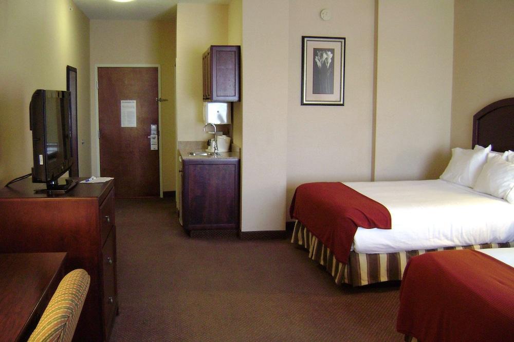 Rodeway Inn & Suites Tulsa Bagian luar foto