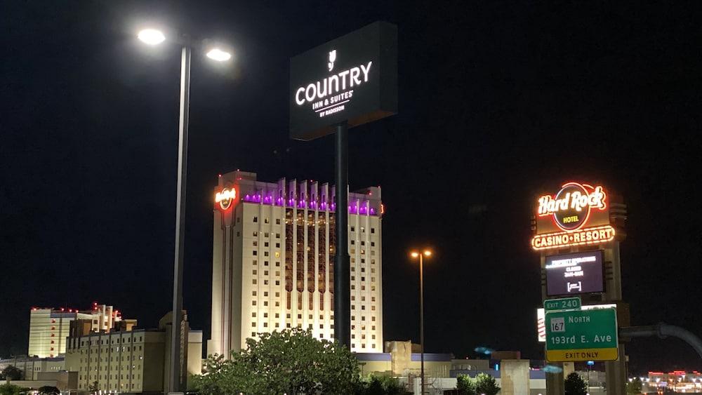 Rodeway Inn & Suites Tulsa Bagian luar foto