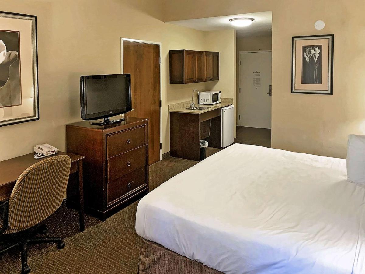 Rodeway Inn & Suites Tulsa Bagian luar foto