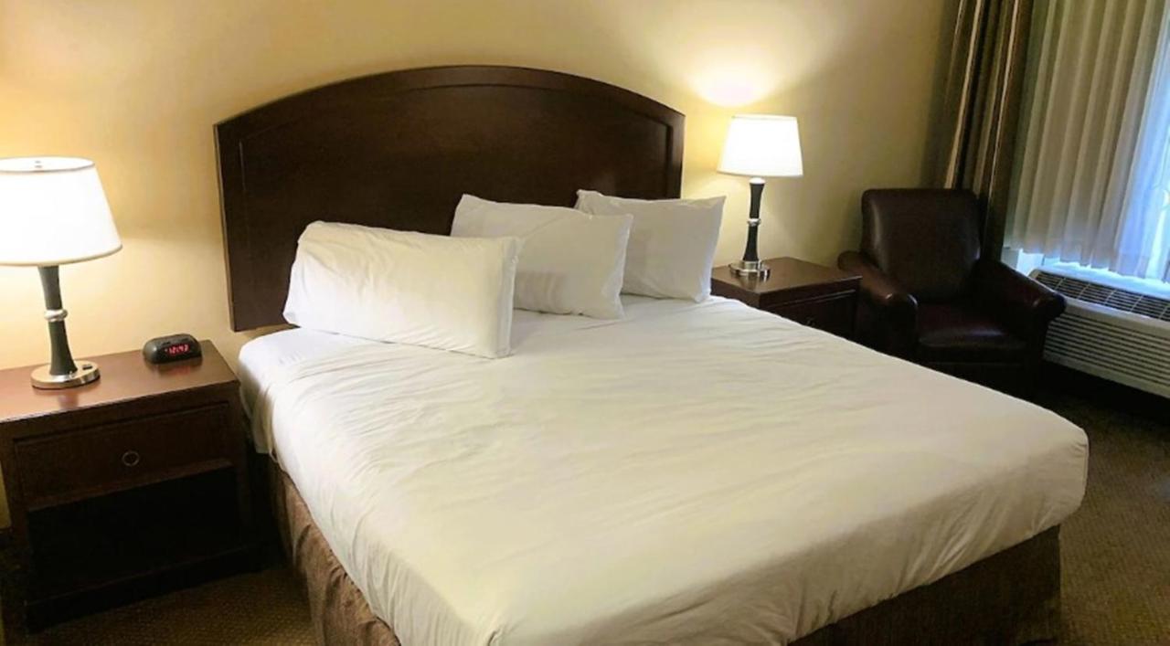 Rodeway Inn & Suites Tulsa Bagian luar foto