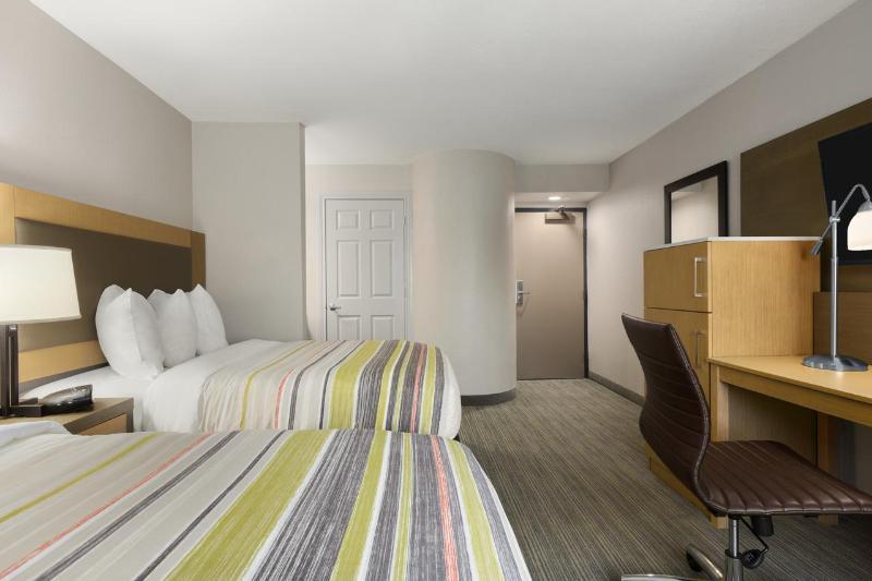 Rodeway Inn & Suites Tulsa Bagian luar foto